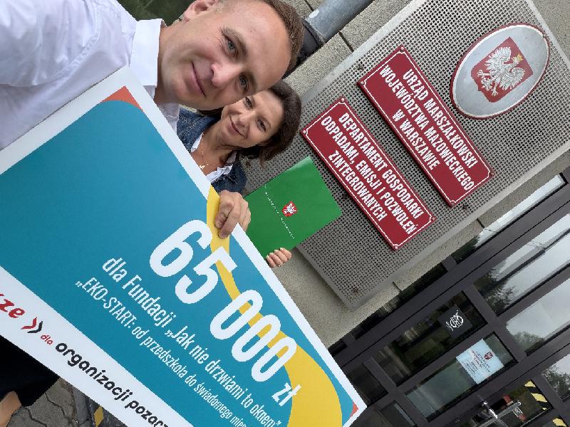 prezes i skarbnik fundacji Jak Nie Drzwiami To Oknem
