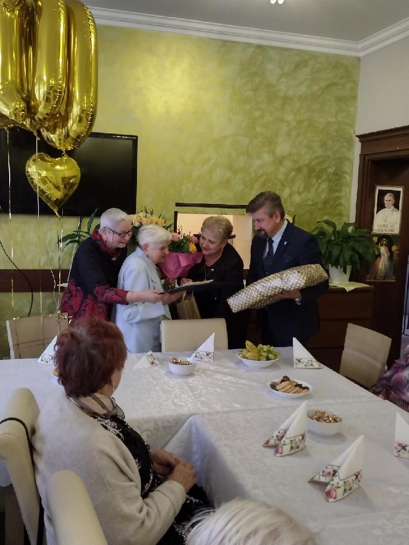 jubilatka 100 lat, przewodniczący rady miejskiej w Latowiczu, kierownik USC w Latowiczu