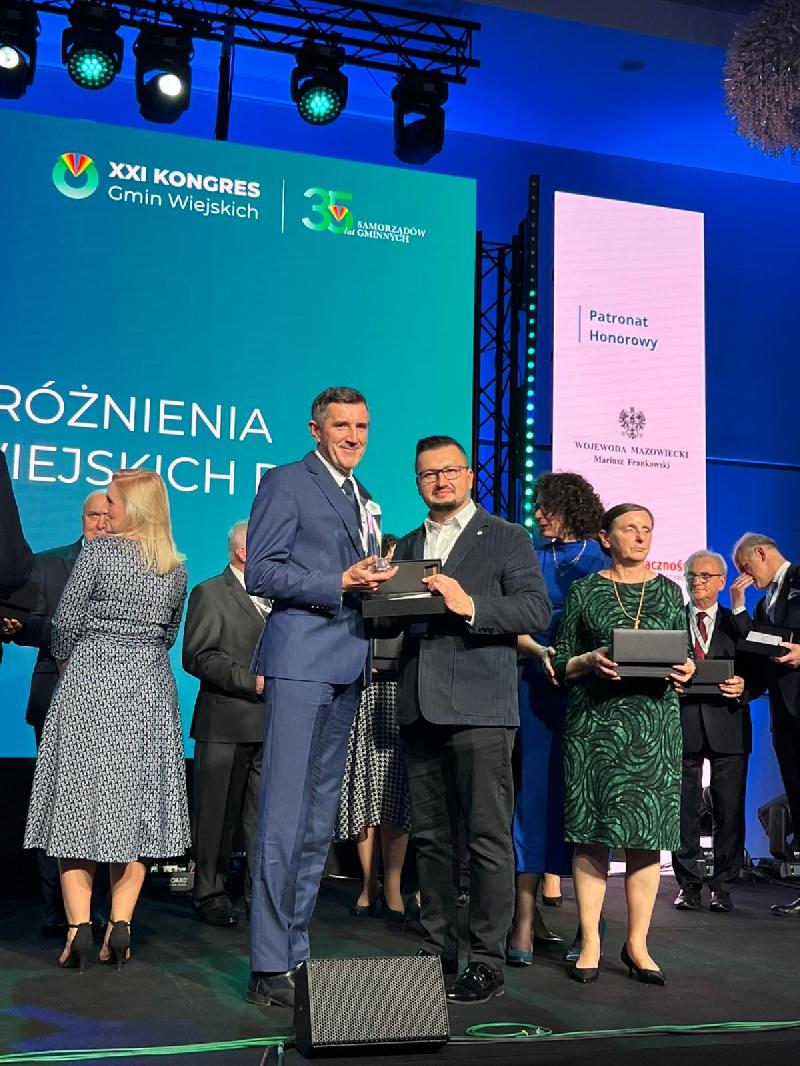 burmistrz Latowicz i burmistrz Cegłowa na kongresie gmin wiejskich